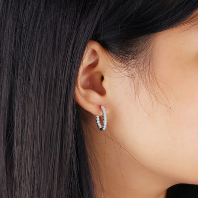 Pendientes de aro de plata de ley 925 con circonitas brillantes para mujer.