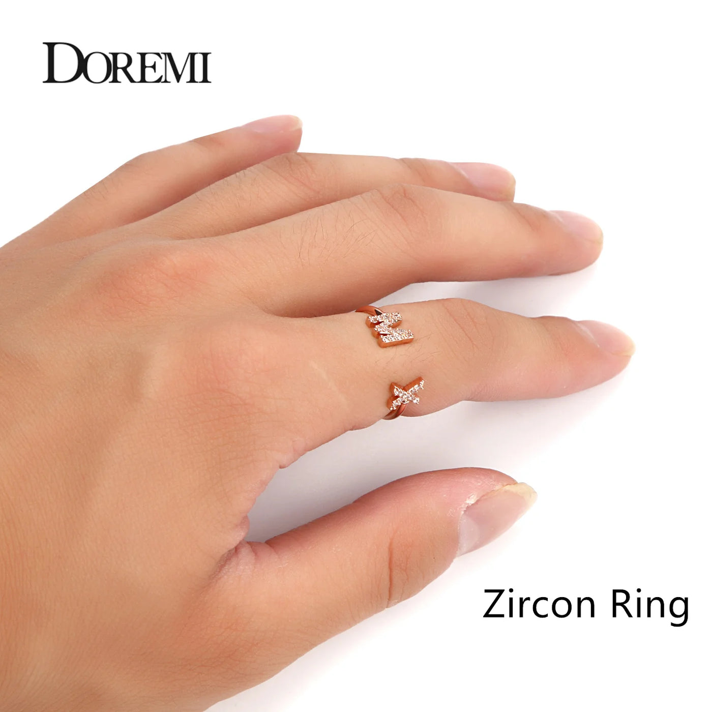 Anillo abierto con letra personalizada DOREMI y circonitas glaseadas