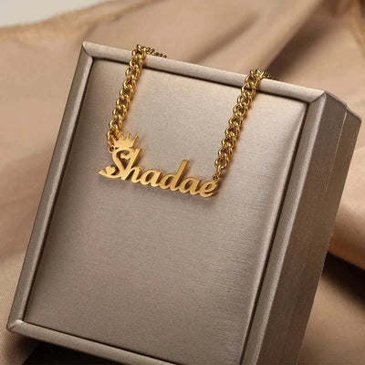 Collar personalizado con nombre en inglés antiguo, cadena cubana de acero inoxidable, colgante personalizado hecho a mano, joyería de moda para fiestas, regalos