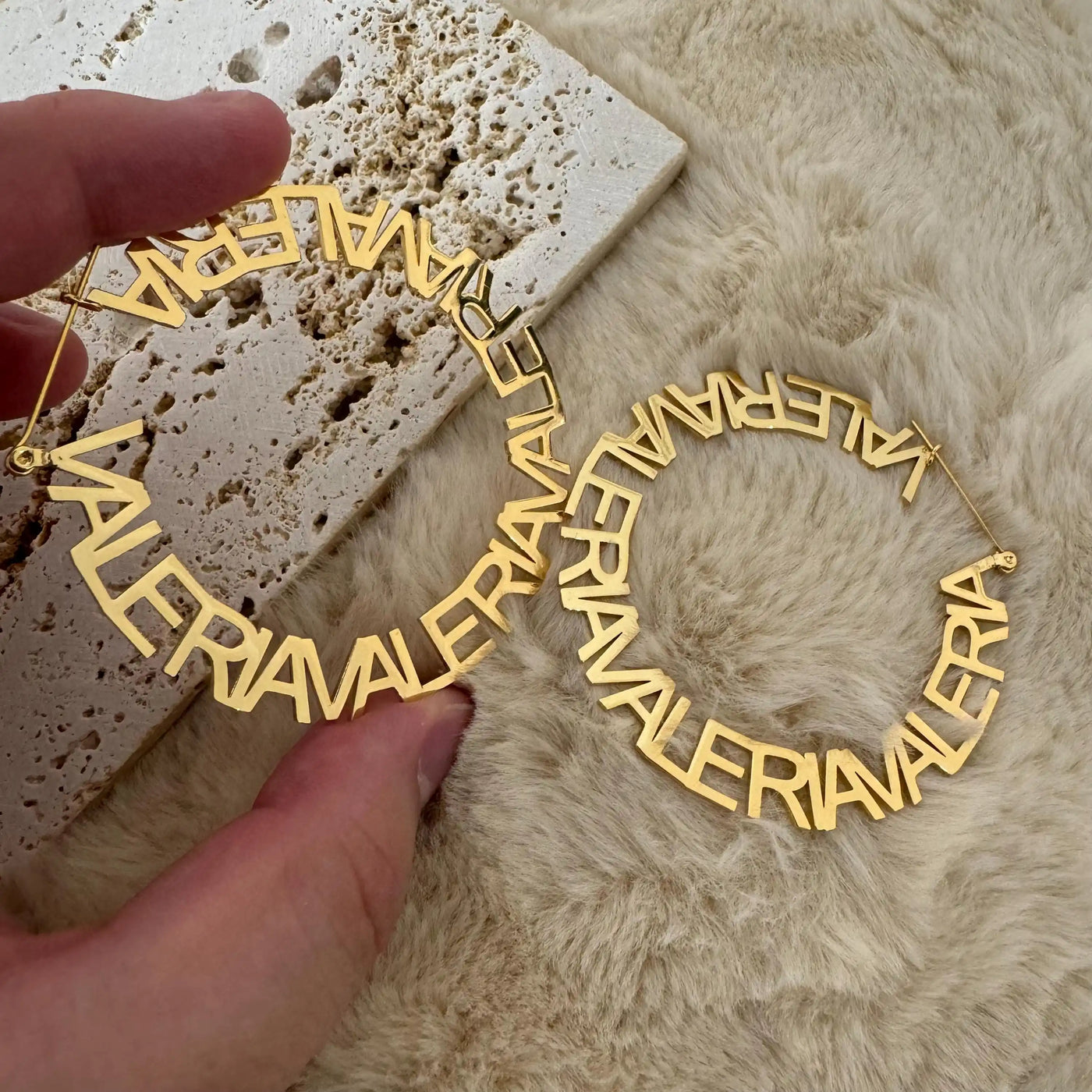 Pendientes de aro personalizados, pendientes de aro con letras, pendientes circulares, pendientes de bambú con nombre, pendientes con nombre personalizado, regalo para mamá, joyería