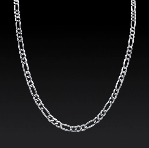 Figaro Chain displayed on a black backround